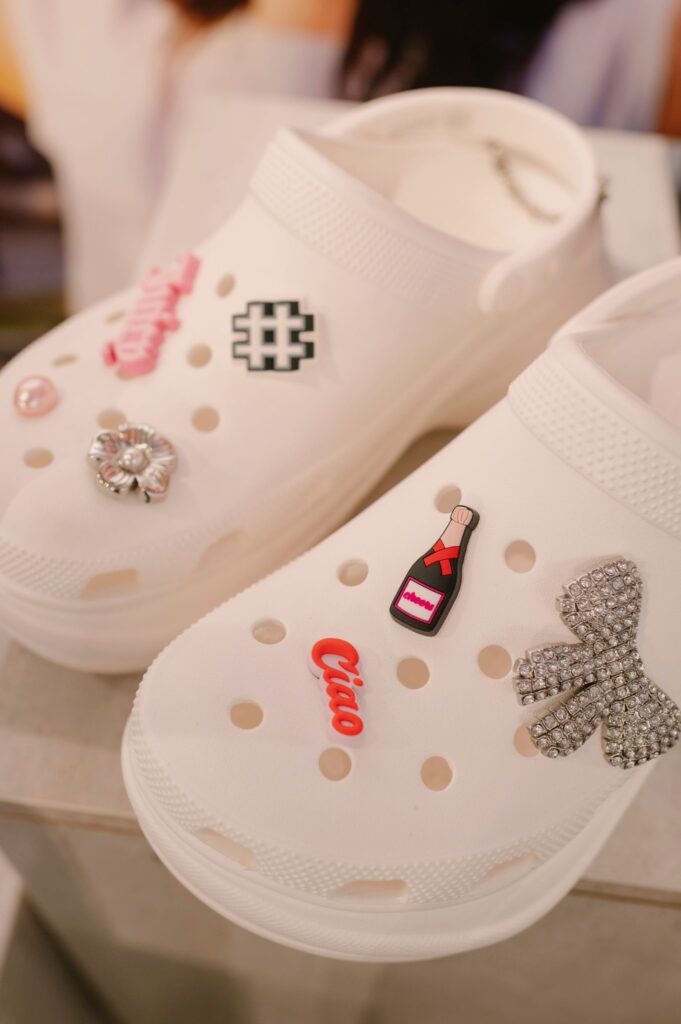 Романтическая коллекция Crocs к Ту бе-Ав – для влюбленных в стиль и комфорт 